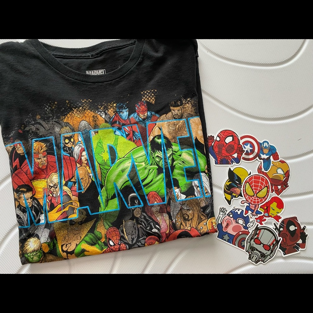 Marvel T-shirt and free stickers❤️🤌🏼